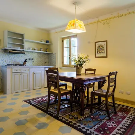 公寓 Sleeps 4 Pool T313039 *